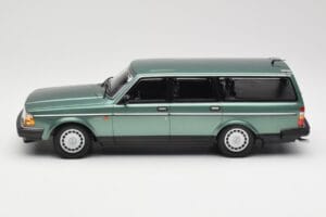 Volvo 240 GL Estate Green Metallic Minichamps 1:18 155171410 Metalli — kuva 3 / 6