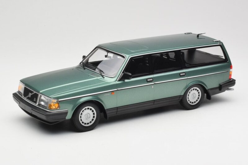 Volvo 240 GL Estate Green Metallic Minichamps 1:18 155171410 Metalli