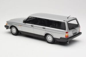 Volvo 240 GL Estate Hopea Minichamps 1:18 155171416 Metalli — kuva 5 / 6