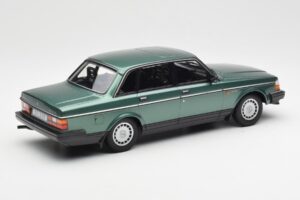 Volvo 240 GL Vihreä Metallic Minichamps 1:18 155171400 Metalli — kuva 2 / 6