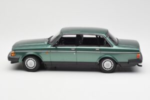 Volvo 240 GL Vihreä Metallic Minichamps 1:18 155171400 Metalli — kuva 3 / 6