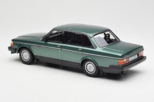 Volvo 240 GL Vihreä Metallic Minichamps 1:18 155171400 Metalli — kuva 5 / 6