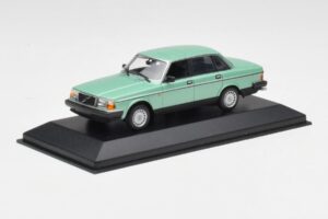Volvo 240 GL Vihreä Metallic Minichamps 1:43 400171402 Metalli — kuva 2 / 4