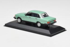 Volvo 240 GL Vihreä Metallic Minichamps 1:43 400171402 Metalli — kuva 3 / 4