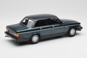 Volvo 240 GL Petrol Metallic Minichamps 1:18 155171407 Metalli — kuva 2 / 6