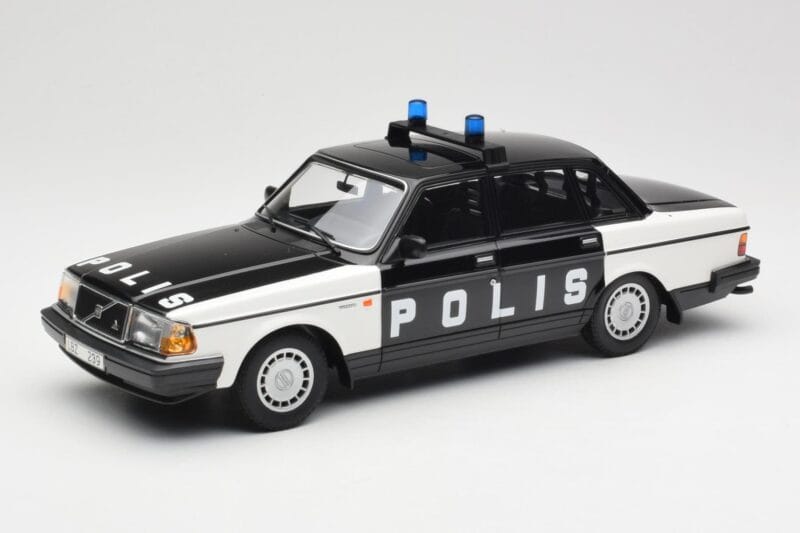Volvo 240 GL Polis Sweden Musta Minichamps 1:18 155171497 Metalli