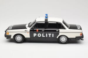 Volvo 240 GL Politi Norway Musta Minichamps 1:18 155171496 Metalli — kuva 3 / 6