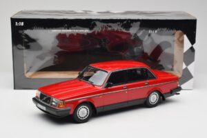 Volvo 240 GL Punainen Minichamps 1:18 155171401 Metalli — kuva 6 / 6