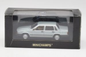 Volvo 240 GL Hopea Metallic Minichamps 1:43 940171402 Metalli — kuva 4 / 4