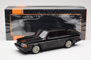 Volvo 240 Turbo Musta Custom IXO 1:18 18CMC178 Metalli — kuva 6 / 6