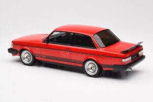 Volvo 240 Turbo Punainen Custom IXO 1:18 18CMC177 Metalli — kuva 5 / 5