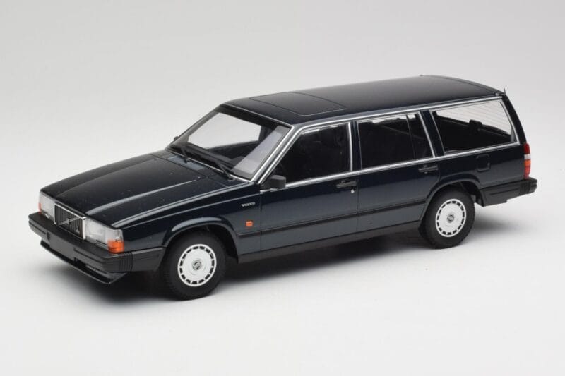 Volvo 740 GL Farmari Tummanvihreä Metallic Minichamps 1:18 155171771 Metalli