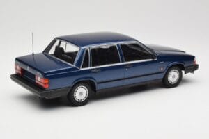 Volvo 740 GL Dark Blue Metallic Minichamps 1:18 155171701 Metalli — kuva 2 / 6