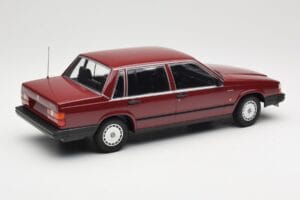 Volvo 740 GL Punainen Minichamps 1:18 155171704 Metalli — kuva 2 / 6