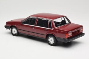 Volvo 740 GL Punainen Minichamps 1:18 155171704 Metalli — kuva 5 / 6