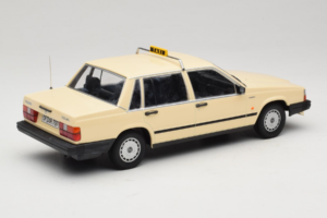 Volvo 740 GL Taxi Saksa Minichamps 1:18 155171792 Metalli — kuva 2 / 6
