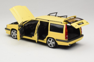 Volvo 850 T-5R Farmari Cream Yellow AUTOart 1:18 79506 Metalli — kuva 5 / 8
