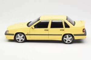Volvo 850 T-5R Keltainen AUTOart 1:18 79501 Metalli — kuva 4 / 8