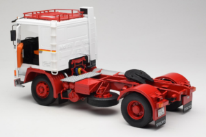 Volvo F12 Valkoinen Punainen Road Kings 1:18 RK180031 Metalli — kuva 5 / 8