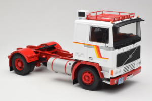 Volvo F12 Valkoinen Punainen Road Kings 1:18 RK180031 Metalli — kuva 6 / 8