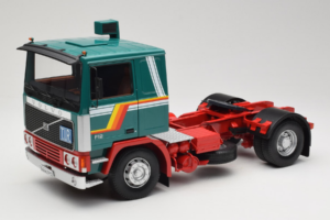 Volvo F1220 Vihreä Punainen Road Kings 1:18 RK180032 Metalli