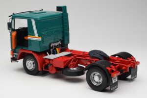 Volvo F1220 Vihreä Punainen Road Kings 1:18 RK180032 Metalli — kuva 5 / 8