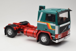 Volvo F1220 Vihreä Punainen Road Kings 1:18 RK180032 Metalli — kuva 6 / 8