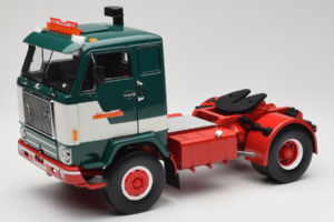 Volvo F88 Bilspedition Vihreä Valkoinen MCG 1:18 MCG18139 Metalli