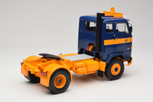 Volvo F88 Tummansininen Keltainen MCG 1:18 MCG18140 Metalli — kuva 3 / 8