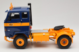 Volvo F88 Tummansininen Keltainen MCG 1:18 MCG18140 Metalli — kuva 4 / 8