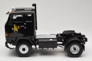 Volvo F88 John Player Special Black MCG 1:18 MCG18217 Metalli — kuva 4 / 8