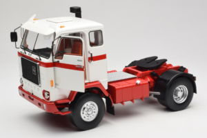 Volvo F88 Valkoinen Punainen MCG 1:18 MCG18141 Metalli — kuva 2 / 8
