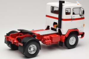 Volvo F88 Valkoinen Punainen MCG 1:18 MCG18141 Metalli — kuva 3 / 8