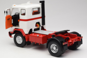 Volvo F88 Valkoinen Punainen MCG 1:18 MCG18141 Metalli — kuva 5 / 8