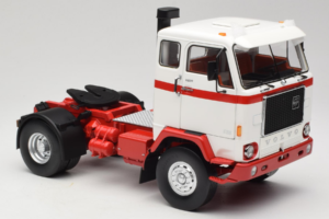 Volvo F88 Valkoinen Punainen MCG 1:18 MCG18141 Metalli — kuva 6 / 8