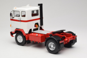 Volvo F88 Valkoinen Punainen MCG 1:18 MCG18141 Metalli — kuva 7 / 8