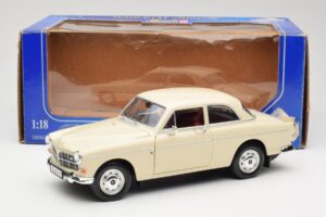 Volvo P121 Amazon Valkoinen Revell 1:18 08866 Metalli — kuva 8 / 8