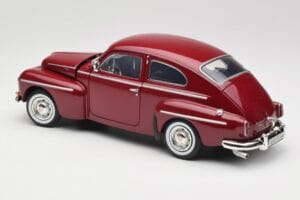 Volvo PV544 Cherry Red Revell 1:18 08887 Metalli — kuva 7 / 8