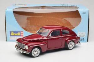 Volvo PV544 Cherry Red Revell 1:18 08887 Metalli — kuva 8 / 8
