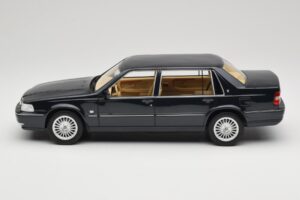 Volvo S90 Royal Blue DNA 1:18 DNA000088 Metalli — kuva 3 / 6
