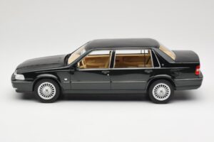 Volvo S90 Royal Green DNA 1:18 DNA000090 Metalli — kuva 3 / 6