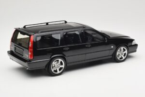 Volvo V70 R P80 Musta DNA 1:18 DNA000232 Metalli — kuva 2 / 6