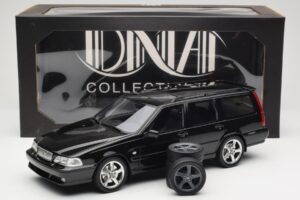 Volvo V70 R P80 Musta DNA 1:18 DNA000232 Metalli — kuva 6 / 6
