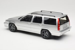 Volvo V70 R P80 Hopea DNA 1:18 DNA000155 Metalli — kuva 5 / 6
