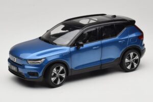 Volvo XC40 Recharge Sininen Metallinen Paudi Model 1:18 2562373 Metalli