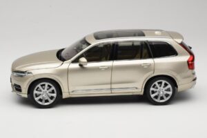Volvo XC90 Luminous Sand Yellow Paudi Model 1:18 9430841 Metalli — kuva 4 / 8