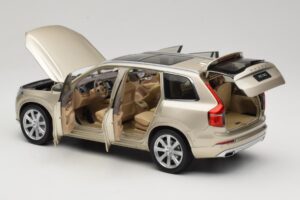 Volvo XC90 Luminous Sand Yellow Paudi Model 1:18 9430841 Metalli — kuva 5 / 8