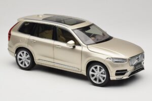 Volvo XC90 Luminous Sand Yellow Paudi Model 1:18 9430841 Metalli — kuva 6 / 8