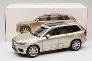Volvo XC90 Luminous Sand Yellow Paudi Model 1:18 9430841 Metalli — kuva 8 / 8