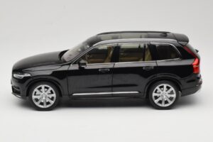 Volvo XC90 Onyx Black Paudi Model 1:18 9430842 Metalli — kuva 4 / 8